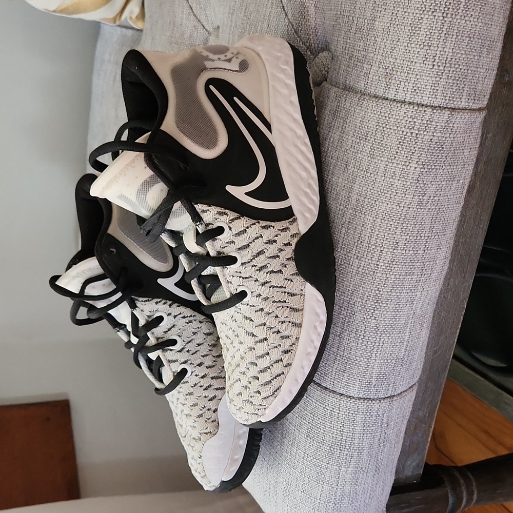 Youth Nike KD basketball shoes Size 4.5 Y